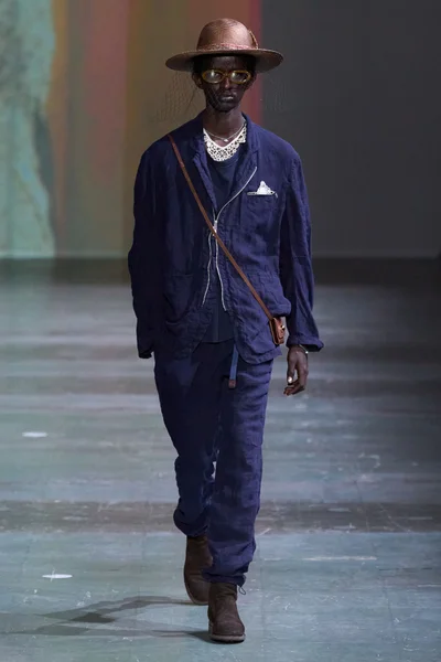 Look 38